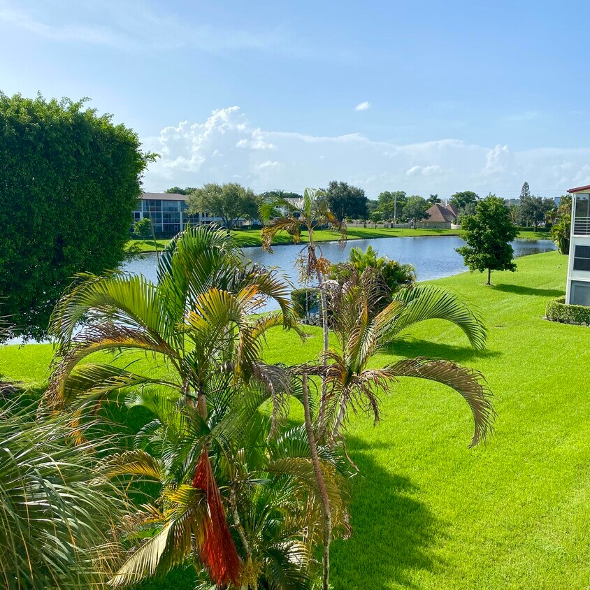 159 Brighton D, Boca Raton, FL 33434 Condo for Rent in Boca Raton, FL