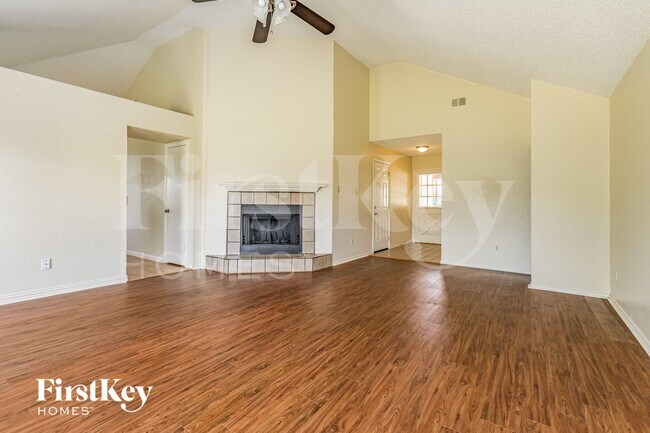 Building Photo - 3305 Country Creek Ln