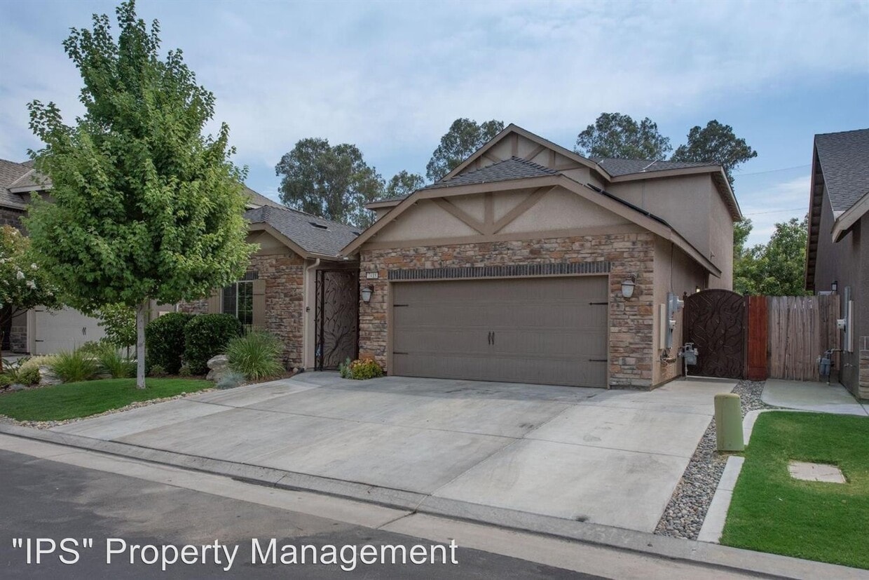 Primary Photo - 4 br, 3.5 bath House - 7418 N Lacey Dr