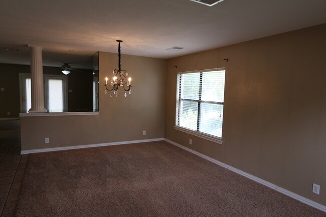 Building Photo - 2235 Indian Meadows Dr