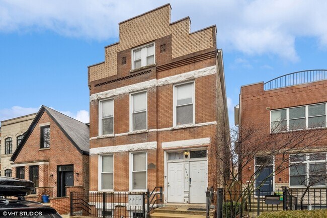Foto del edificio - 1644 N Hermitage Ave