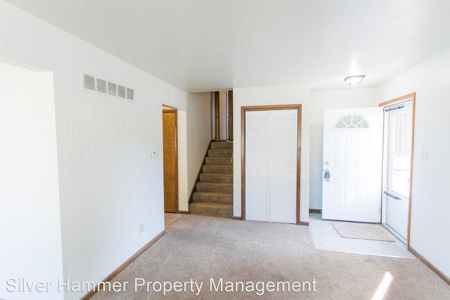 Foto del edificio - 3 br, 2 bath House - 815 N Elmer St.