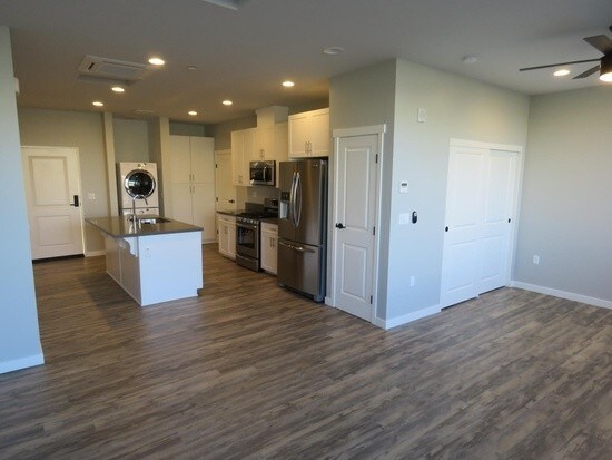 Living room - 325 Robinson Ave