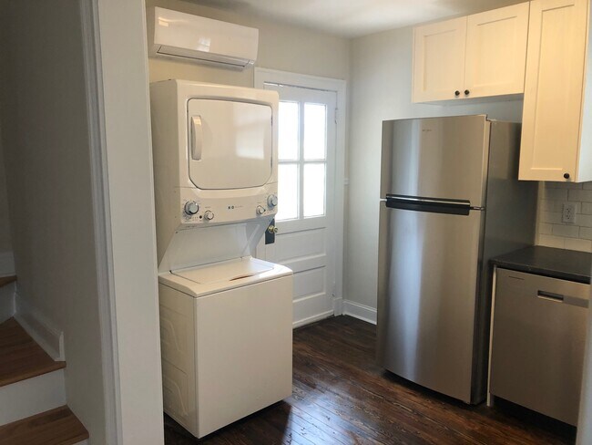Foto del edificio - 2118 Clover Rd