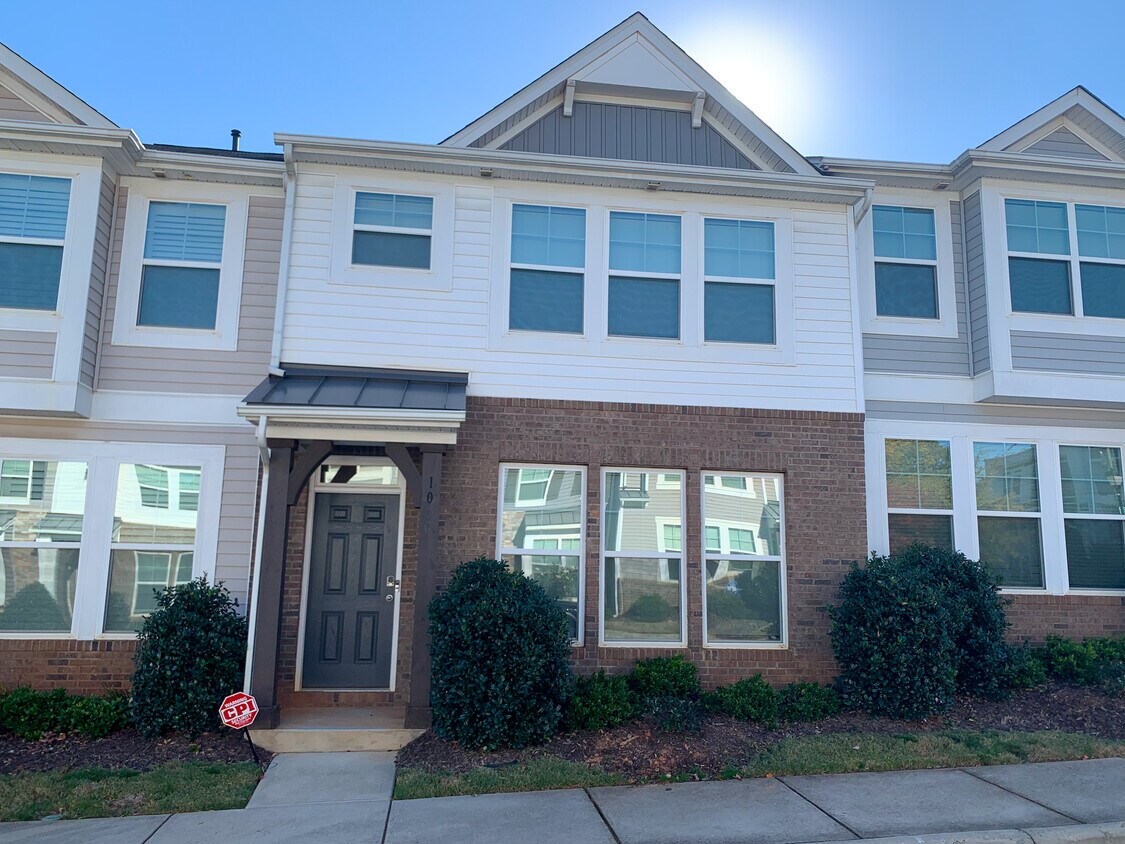 Foto principal - 106 Synandra Dr