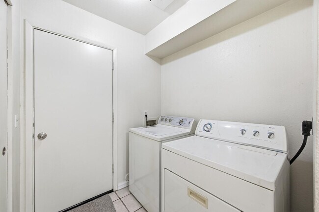 Foto del edificio - 1814 W Village Way