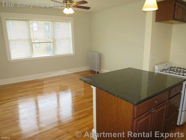 Building Photo - 6 Sherborn Ct