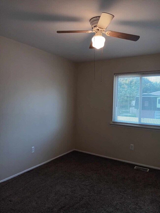 Building Photo - 41285 S Woodbury Green Dr