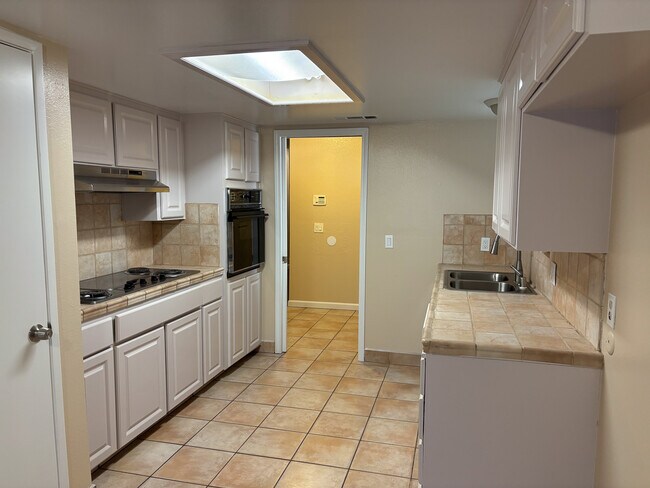 Building Photo - 493 E Mesa Ave