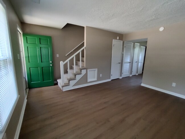 Foto del edificio - 703 Smithdale Dr