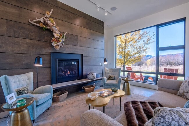 Building Photo - 5420 S 2000 W