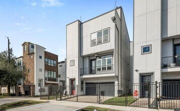 Building Photo - 6106 Clarkson Ln