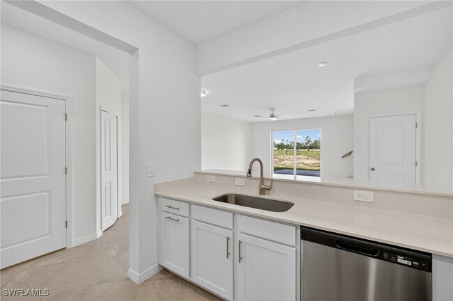 Building Photo - 14995 White Pearl Rd
