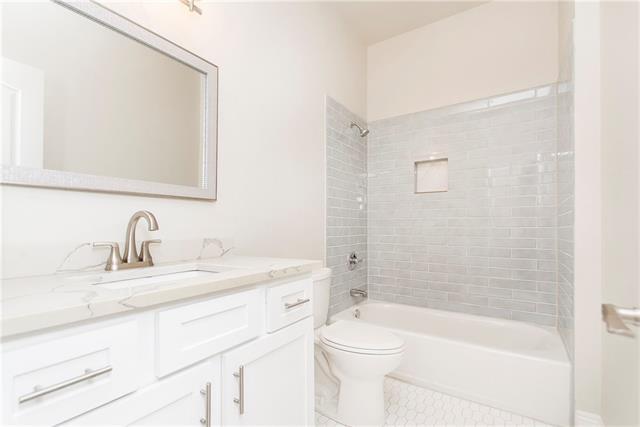 Foto principal - 901 Whitney Ave.