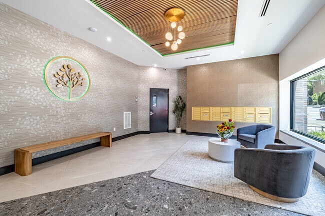 Lobby - Parc West