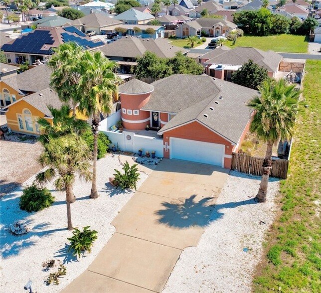Building Photo - 15418 Gypsy St