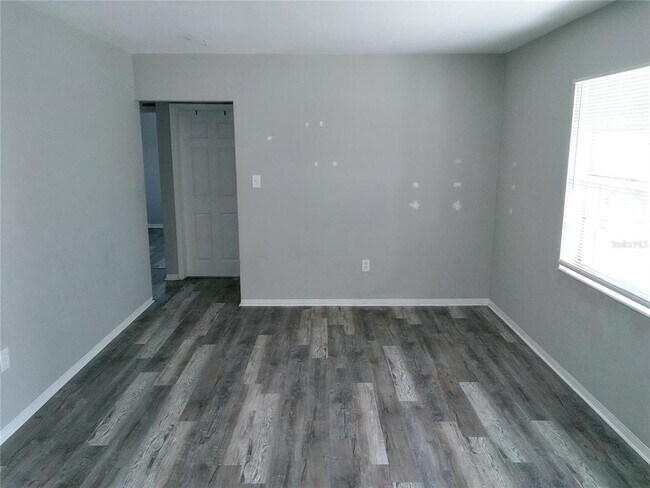 Foto del edificio - 6041 43rd Ave N