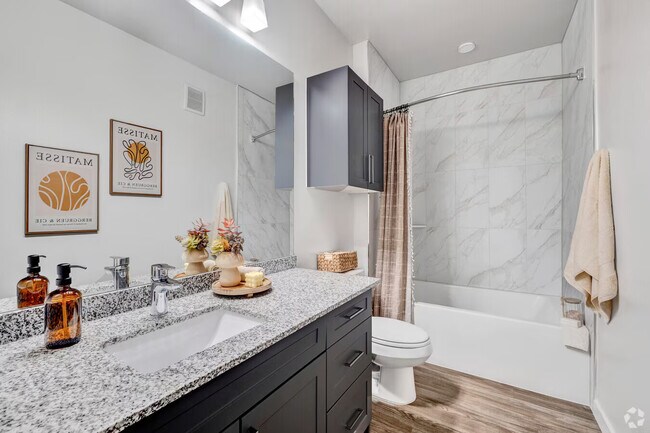 Foto del edificio - Stylish Studio Living Steps from It All – From $1,590!