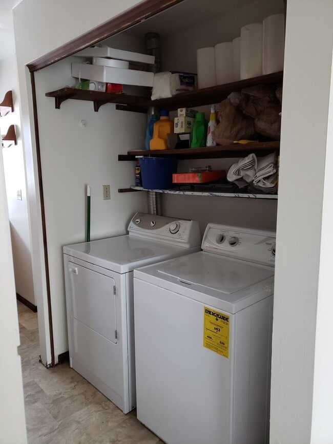 Building Photo - S. Fraser Street