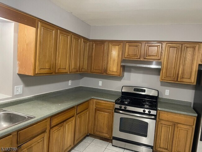 Building Photo - 16 3rd St