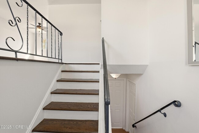 Building Photo - 701 Beach Ave