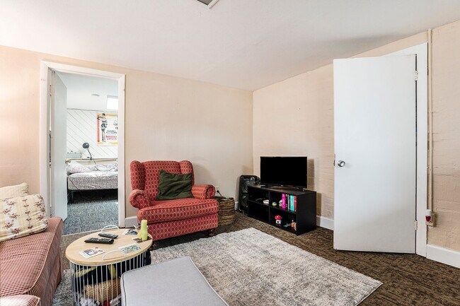 Foto del edificio - 769 University Ave