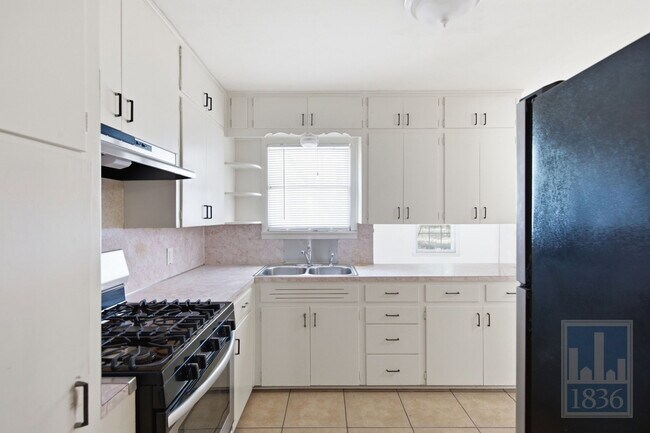 Foto del edificio - 7604 Delafield Ln