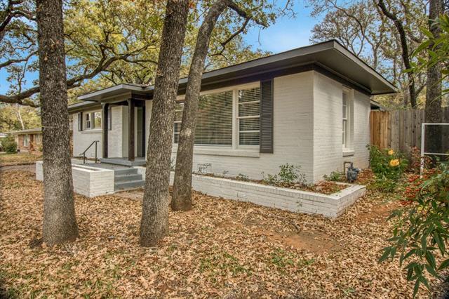 Building Photo - 805 Ross Trail