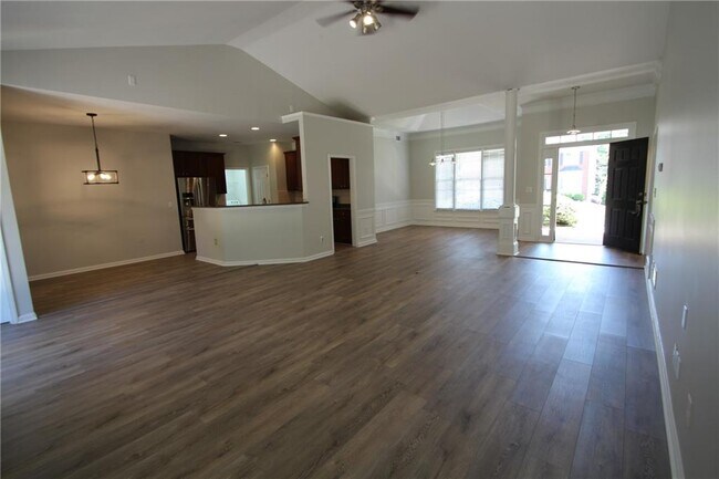 Foto del edificio - 258 Brookcliff Dr NE