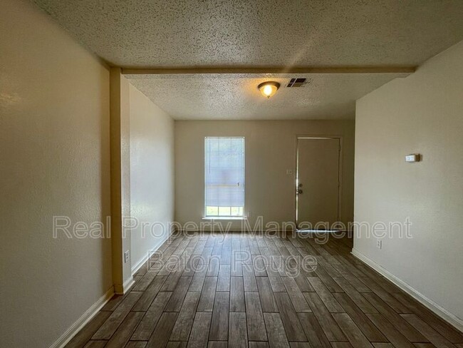 Foto del edificio - 750 Hospital Rd