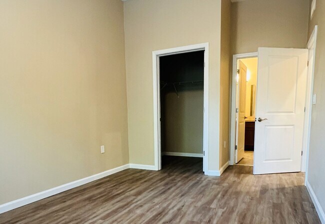 Foto del edificio - 2131 Jackson Bluff Rd