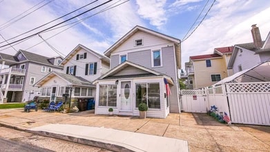 Building Photo - 201 N Portland Ave