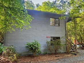Building Photo - 106 Pleasant Dr