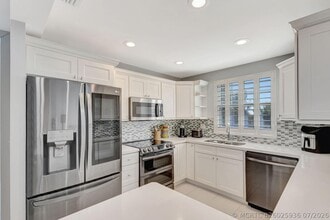 Building Photo - 205 Mainsail Cir