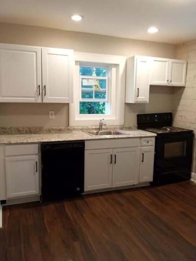 Foto principal - 384 Sunset Ave NW