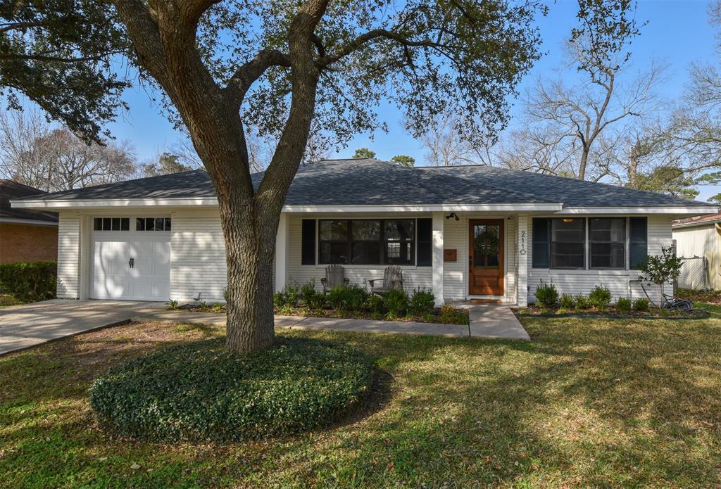 Primary Photo - 2110 Hewitt Dr