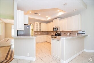 Building Photo - 870 Ohio Ct