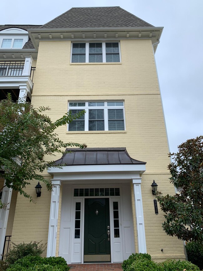 Building Photo - 5220 Wythe Ave