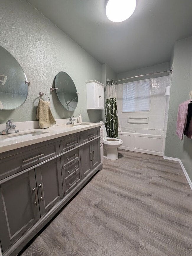 Building Photo - Fantastic 3 Bedroom Clarkston House with F...