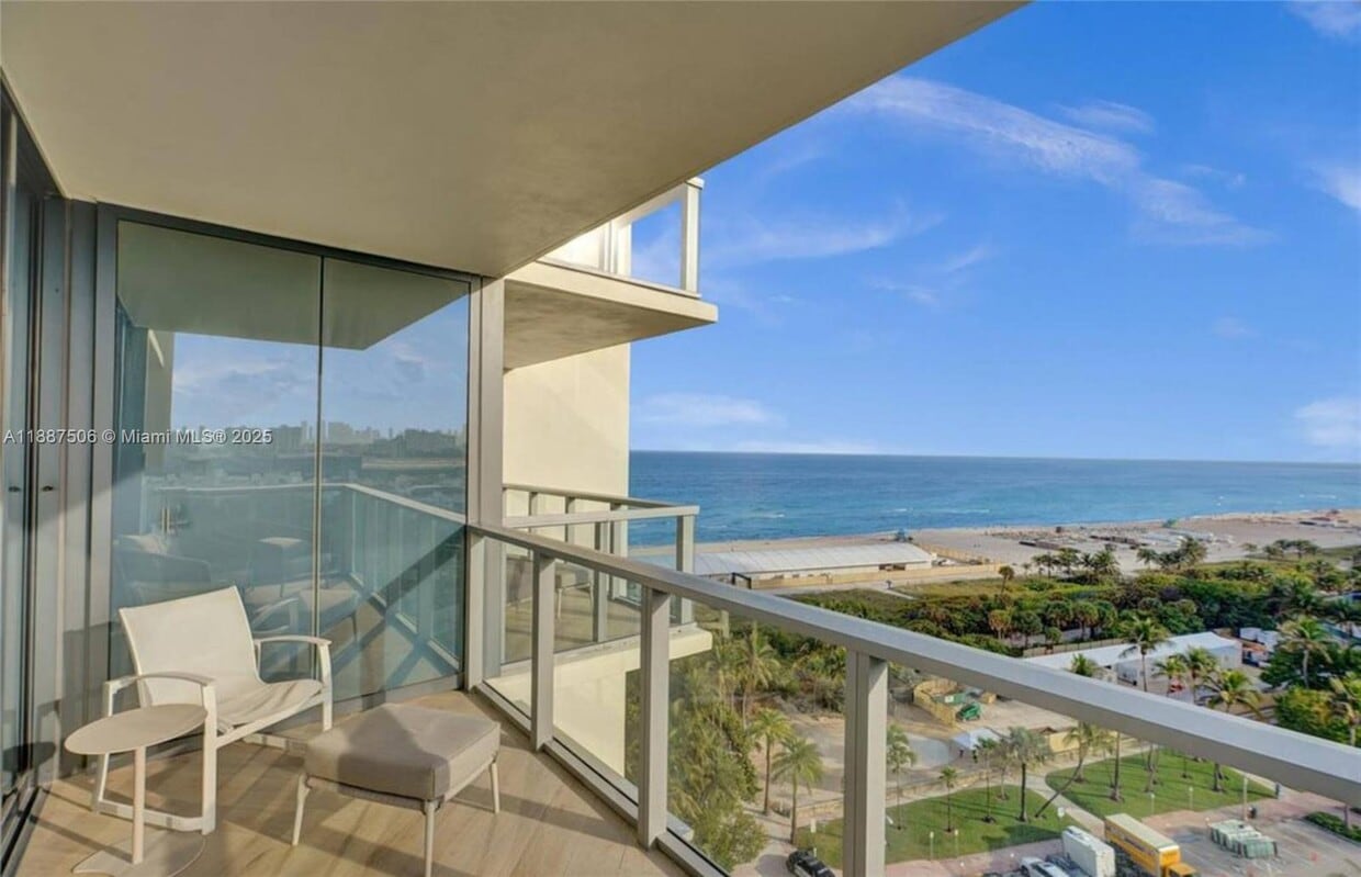 Foto principal - 2201 Collins Ave