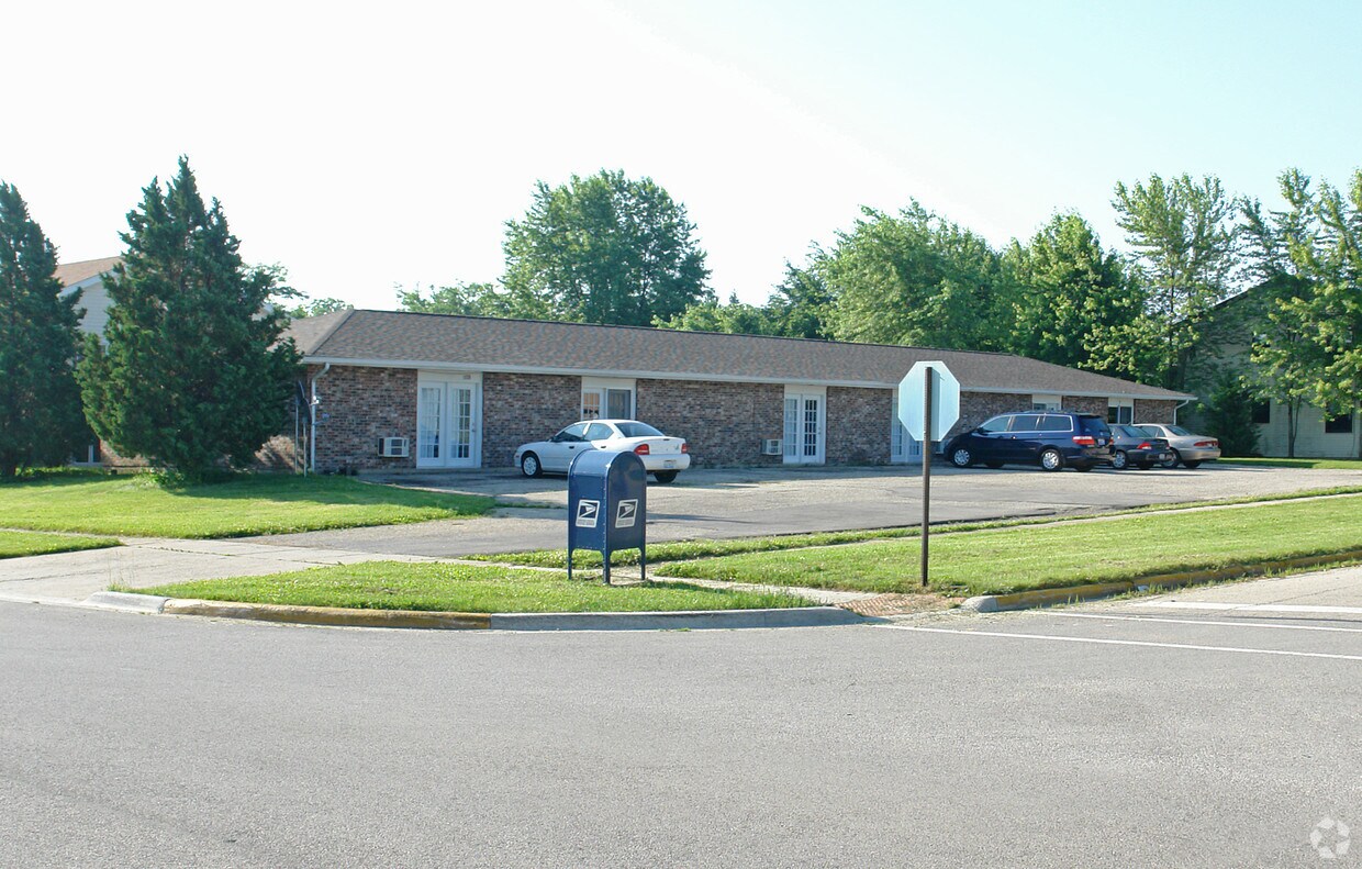 469 Eisenhower Dr, Marengo, IL 60152 Apartments in Marengo, IL