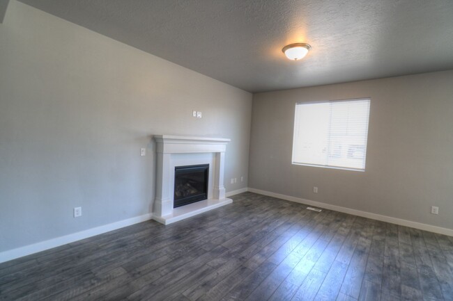 Foto del edificio - $200 Off First Month Rent! Stunning Lehi Home