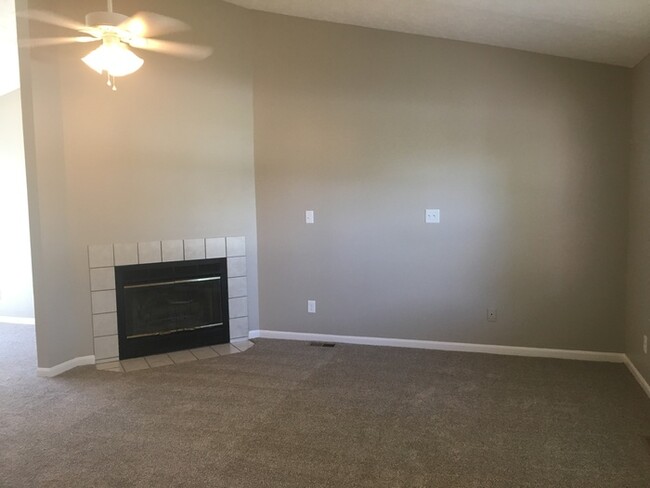 Building Photo - Nice 2-Bedroom in Pike Township!
