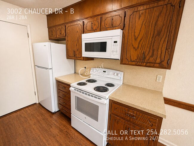 Building Photo - 3002 Chaucer Dr