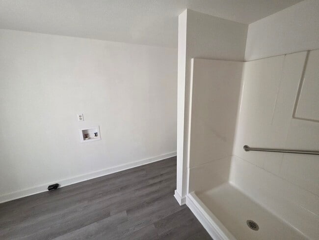 Foto del edificio - 1404 Cumberland Ave W