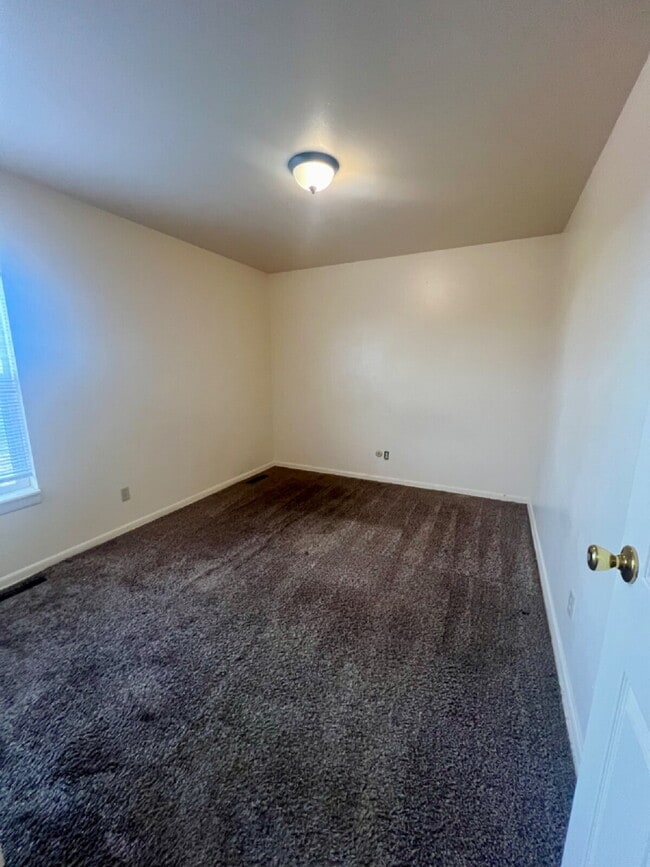 Building Photo - Three bedroom now ready