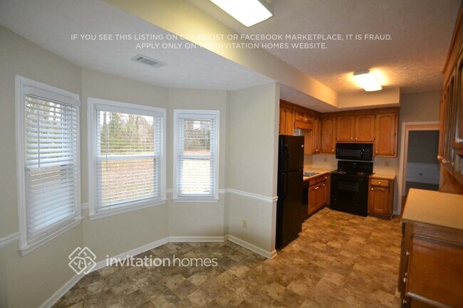Building Photo - 2860 Summit View Ct