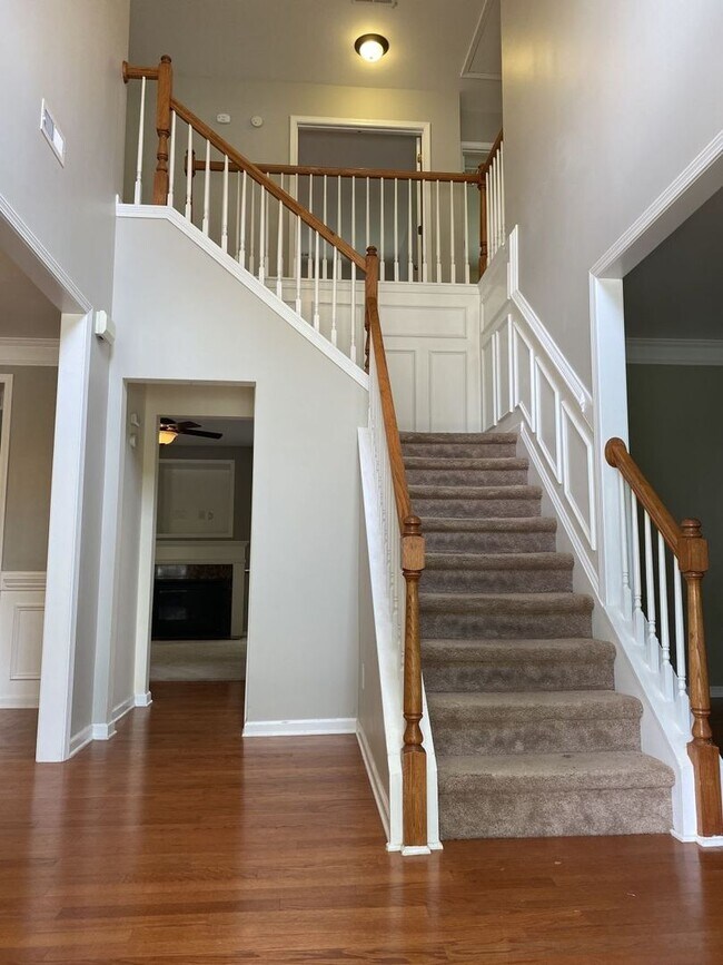 Foto del edificio - Grand 5 Bedroom Home in Harrisburg