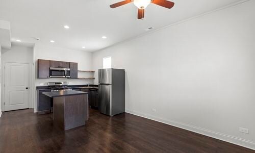 Foto del edificio - 3124 N California Ave