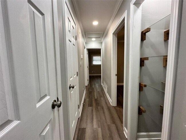 Foto del edificio - 8153 Attleboro Dr